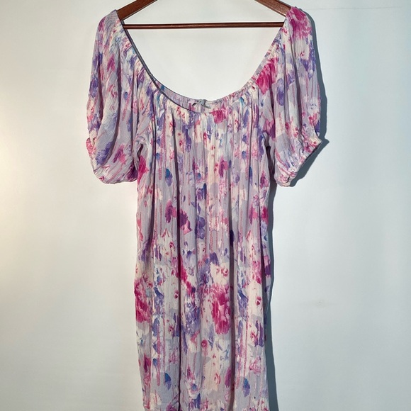 Dex Dresses & Skirts - DEX - Pretty Floral Dress. Size M
